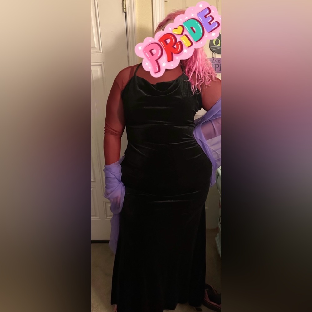 NWOT BLACK VELVET MERMAID DRESS COSPLAY HOLIDAY PARTY SPECIAL OCCASION NYE PROM - Picture 8 of 13